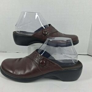 Clarks Brown Leather Clogs Mules Whipstitch Button Detail Womens 8.5M 34598